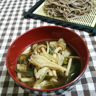 蕎麦やうどんに☆ネギとキノコの簡単つけ汁